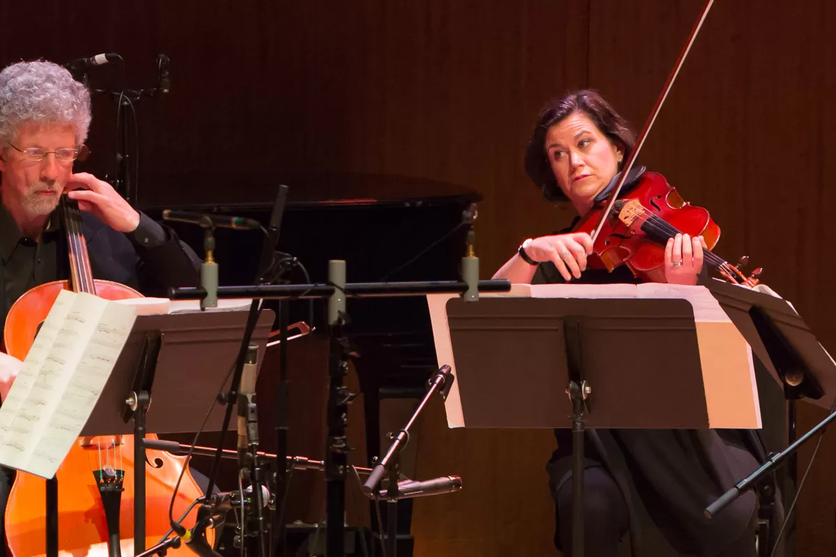 Mikhail Shmidt, violin; Walter Gray, cello; Susan Gulkis Assadi, viola; Laura DeLuca, clarinet